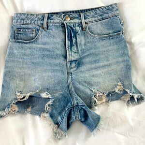 Good American jean shorts distressed 6/28